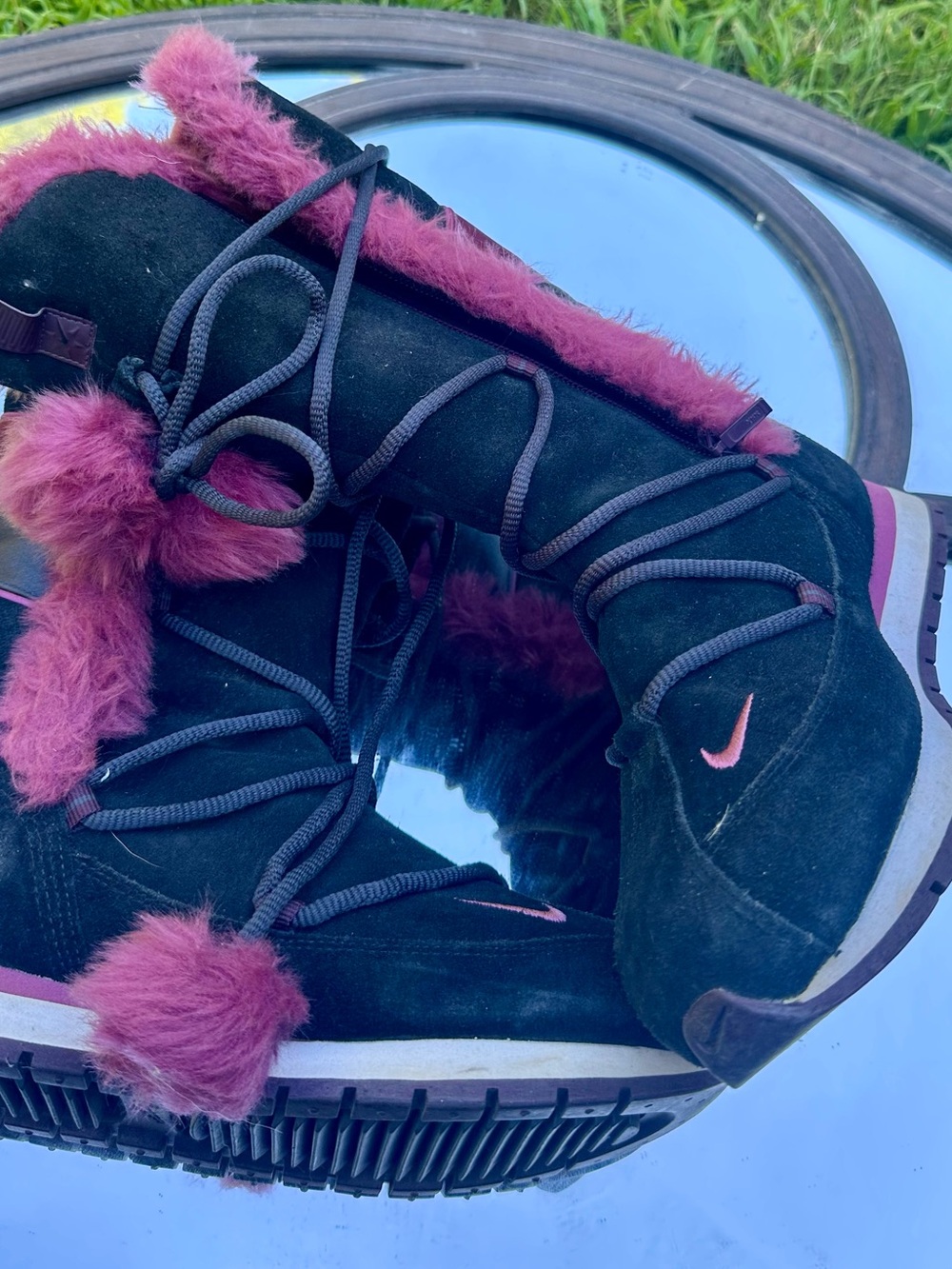 Nike Black Suede Winter Boots with pink  Faux-Fur Trim
